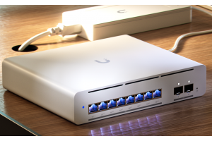 Ubiquiti UniFi USW Enterprise 8 PoE